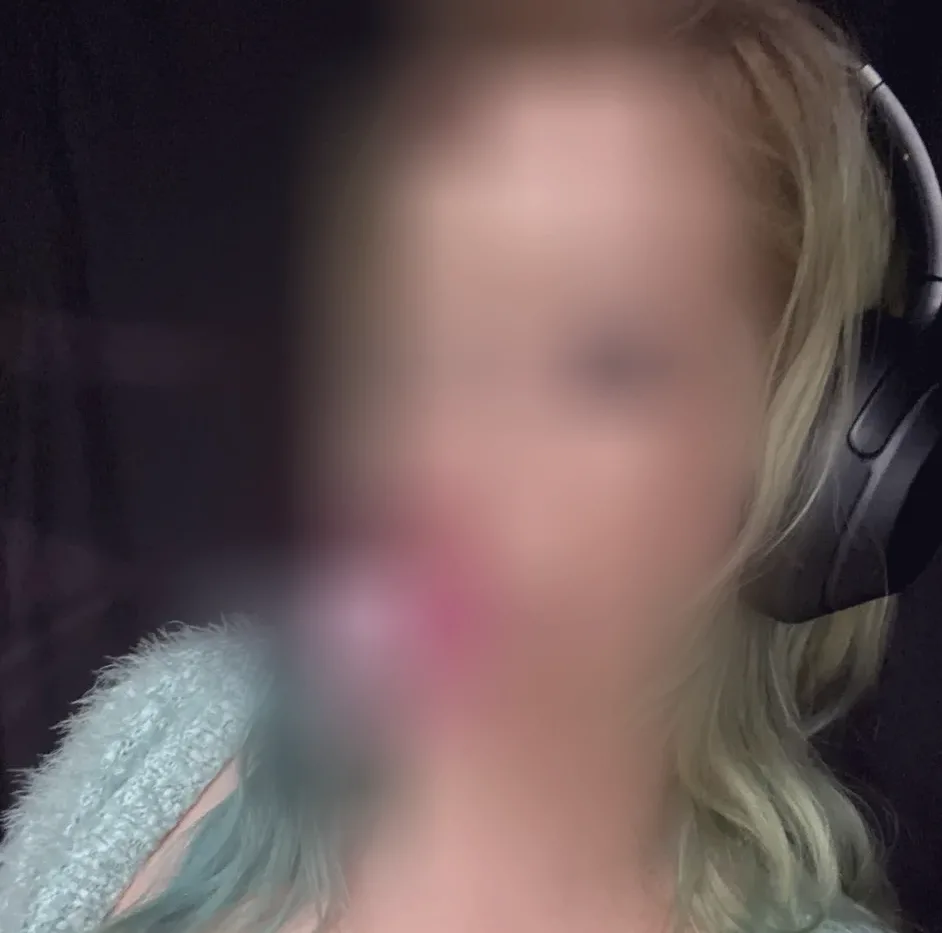 Camilla, 35