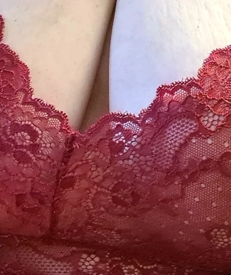 Emmi, 32