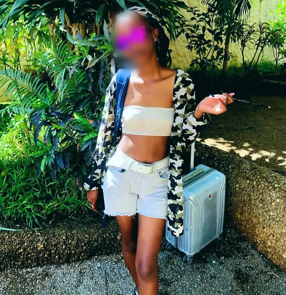 Henna, 21