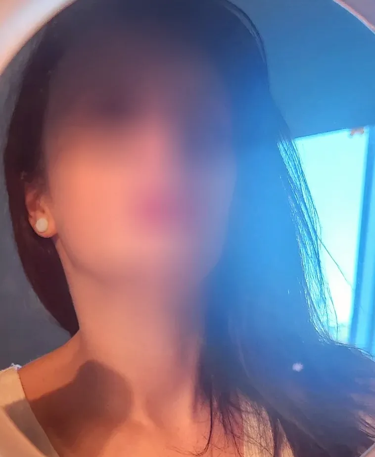 Jenni, 30