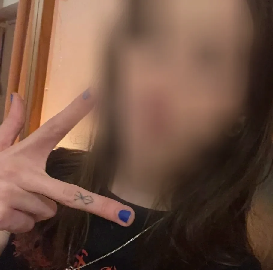 Ulla, 21