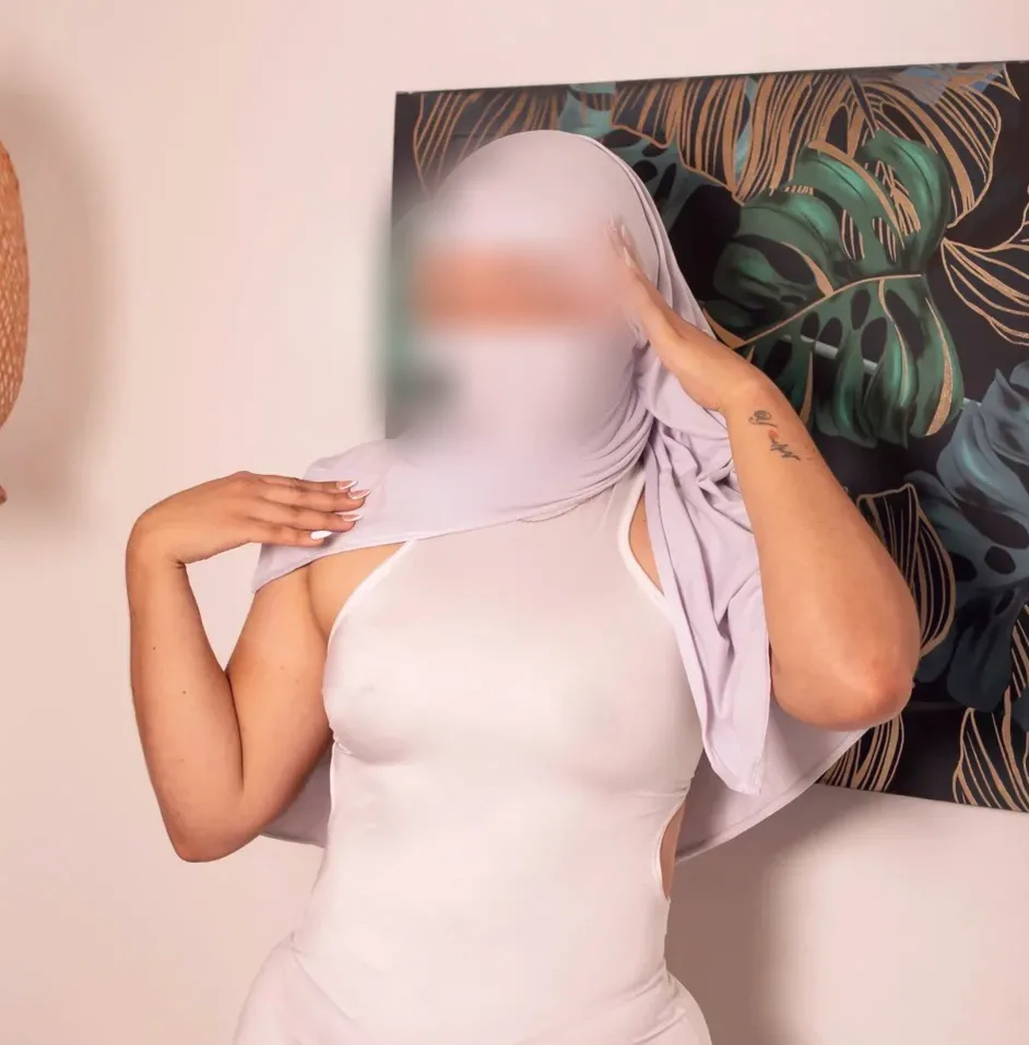 Ulla, 21